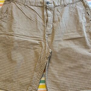 Men's Checkered Tan Shorts old navy size 40